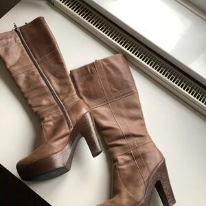 Elegant Tan Heeled Boots